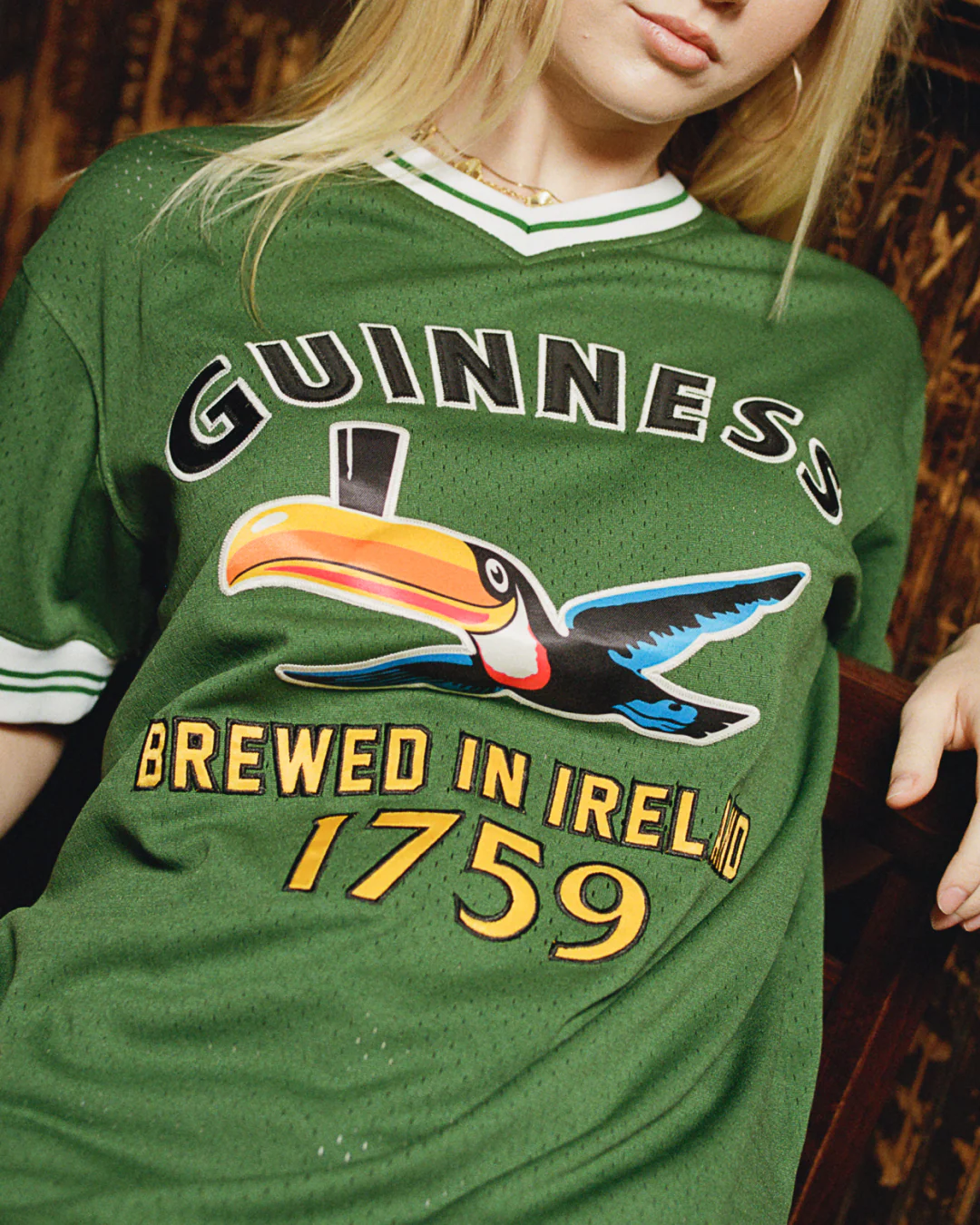 Guinness Toucan Mesh V-Neck Jersey - Image 2